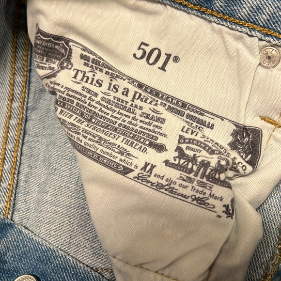 Vintage 501 Levi’s button fly denim shorts - Picture 7 of 7
